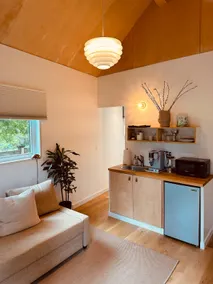 Cozy Guest Suite in Greenwich, 1mi from train - Image 5