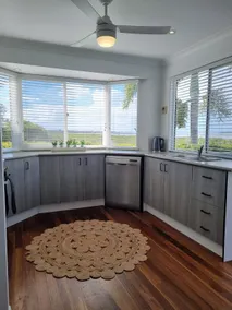 Coastal CHARM waterfront property, AMAZINg views - Image 2