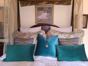 Nostalgic Enchanting Home - Image 4
