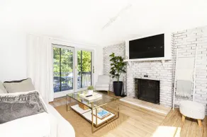 Luxury New Haven Stay • Pool, Gym & Cinema Room - Image 5