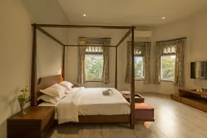 Artist's 3BR Boutique Home, Heritage w/Green Views - Image 3