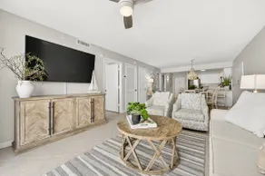 Updated penthouse - beach front! - Image 3