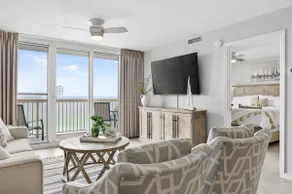 Updated penthouse - beach front! - Image 5