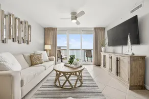 Updated penthouse - beach front! - Image 2