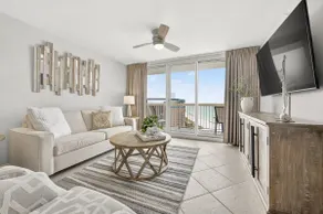 Updated penthouse - beach front! - Image 4