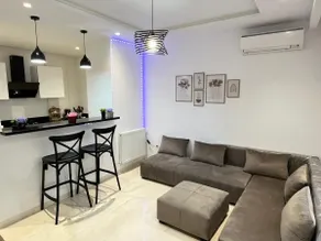 1-bedroom apartment with terrace - Image 2