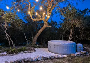 Intimate Hilltop Cottage / Hot Tub / Hiking Trails - Image 4