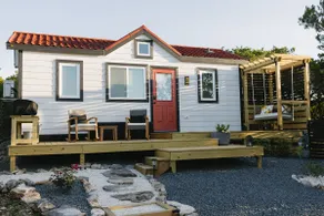 Intimate Hilltop Cottage / Hot Tub / Hiking Trails - Image 2