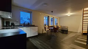 Attic floor with views over fields and sea - Image 3