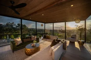 Spectacular mansion with amazing views - Image 5