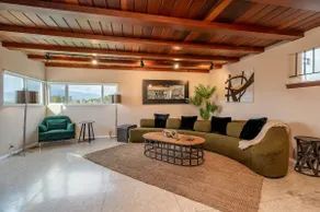 Spectacular mansion with amazing views - Image 4
