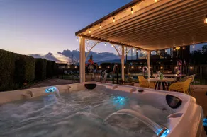 Spectacular mansion with amazing views - Image 2