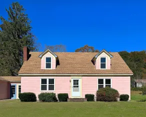 Roxy — Cozy Catskill Cottage - Image 2