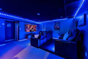 5BR Lux Cabin w HotTub Sauna Pool FirePit GameRoom - Image 4