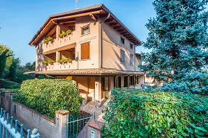 Lux Apartment in Villa Sassuolo - Jacuzzi & Garden - Image 4