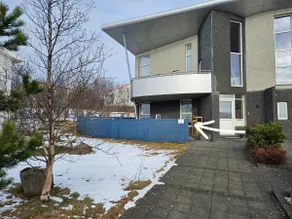 Cozy Apartment Near Nature & Downtown Reykjavik - Image 4