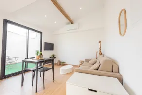 Nice air-conditioned 2-room apartment with garden and private parking - Image 3