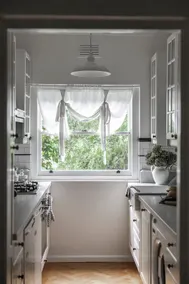 Vintage Chic - Romantic Inner City Stay, Sth Yarra - Image 2