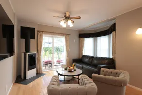 Queen Anne Style Villa｜Dog OK・Wood Stove｜Up to 14 - Image 2