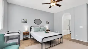 Kid Friendly Comfy Get Away Smart TVs WiFi - Image 5