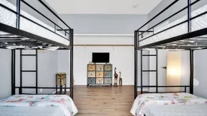Kid Friendly Comfy Get Away Smart TVs WiFi - Image 2
