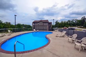 Upscale Home, Golf, Pools, Game Room, Ozark Dream! - Image 5