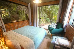 Suite with waterfall in the backyard - Image 3