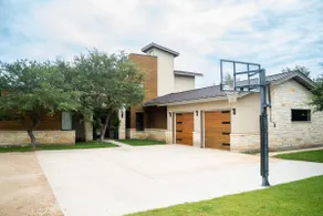 Upscale Modern Hill Country Home! Has it ALL! - Image 4