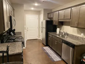 Comfy Family Friendly apt D - Image 3