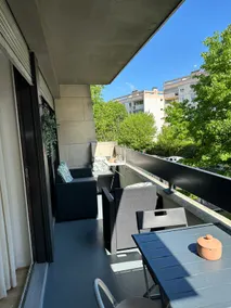 Cozy apartment with terrace close to transport - Image 3