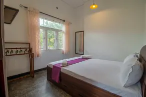 Cute 2Bed Upstair Home~AC+Balcony+Garden+Parking - Image 2