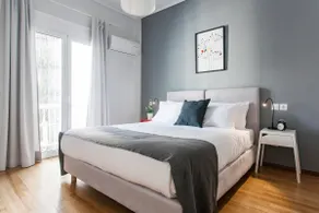 Explore Athens from a Bright and Spacious Apartment in Plaka - Image 4