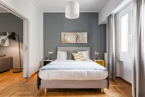 Explore Athens from a Bright and Spacious Apartment in Plaka - Image 2
