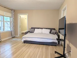 FRESH KING Sized Guestsuite, Wooded Acre! - Image 3