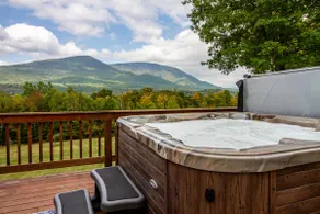 Sleeps 14,Manchester,ski, hot tub,BIG views - Image 2