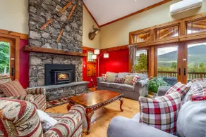 Sleeps 14,Manchester,ski, hot tub,BIG views - Image 3