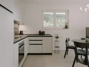 Bright Apartment with View and Garage - Image 5