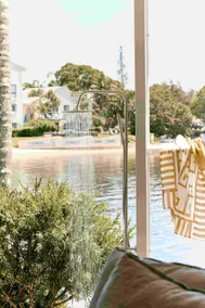 Luxury Waterfront Noosa - Walk to Hastings - Image 2