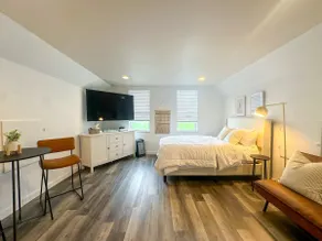 Cozy Unique Studio Near WA State Fair - Image 3
