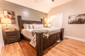 West Shore Cabin - Bonus Bunk House! - Image 5