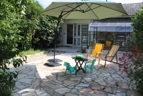 Quiet house, close to the banks of the Maine, beds made - Image 3