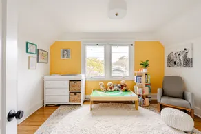 Sunny, charming, toddler/kid friendly craftsman - Image 3