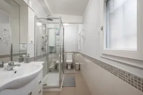 [Milan] 20 minutes to Duomo + free parking spot - Image 3