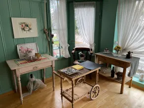 Welcome to the Rose Castle - Image 3
