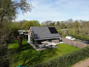 Beautiful family-friendly villa with spacious garden! - Image 2