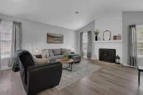 Stylish Duplex! Minutes From Atlanta! - Image 5