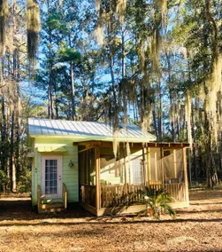 The Cucumber Cabana: Sleeps 2 adults + extra lofts - Image 3