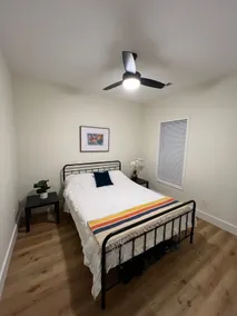 Cozy Duplex with fenced yard - Image 5
