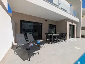 Large new modern villa with private pool - Image 4