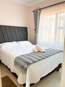 Luxurious 3 bed duplex house - Image 3